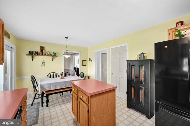 30 EDGEWOOD DR, Lititz, PA 17543