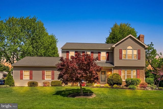 30 EDGEWOOD DR, Lititz, PA 17543