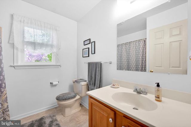 30 EDGEWOOD DR, Lititz, PA 17543
