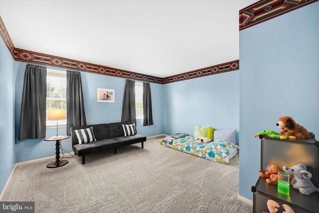30 EDGEWOOD DR, Lititz, PA 17543