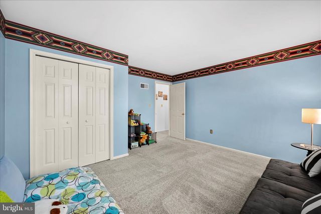 30 EDGEWOOD DR, Lititz, PA 17543