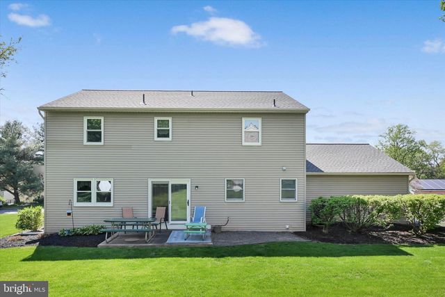 30 EDGEWOOD DR, Lititz, PA 17543