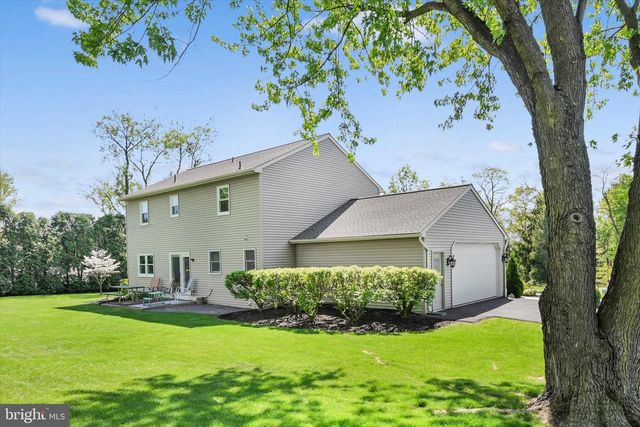 30 EDGEWOOD DR, Lititz, PA 17543
