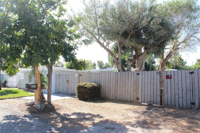 522 SE 20th Court, Boynton Beach, FL 33435