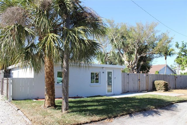 522 SE 20th Court, Boynton Beach, FL 33435