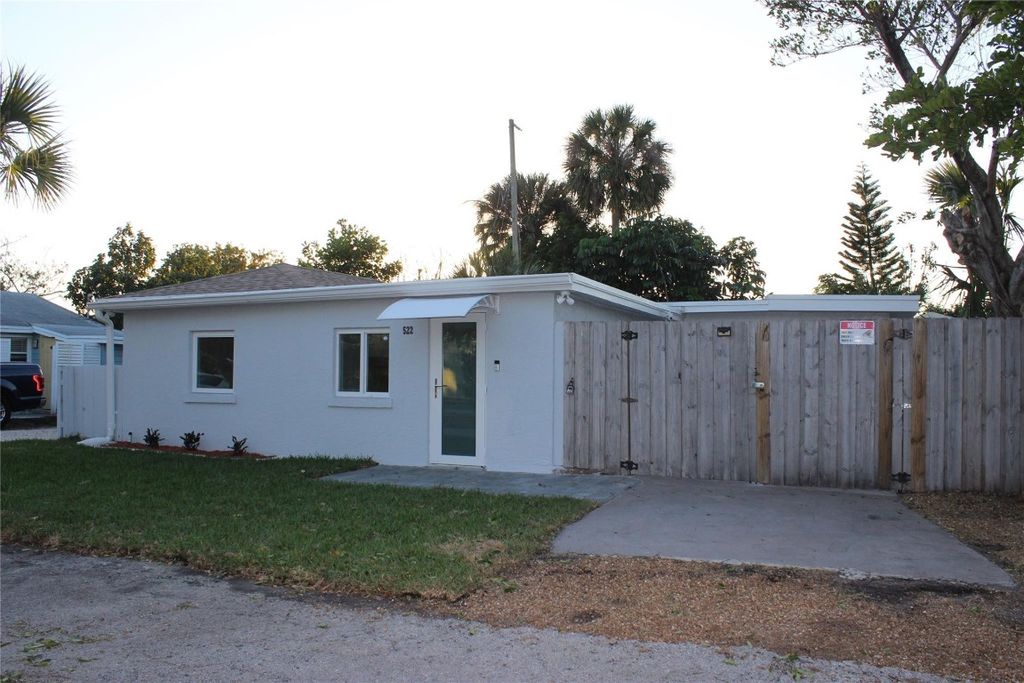 522 SE 20th Court, Boynton Beach, FL 33435