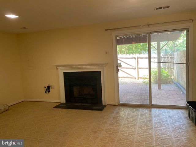 6558 SAND WEDGE CT, Alexandria, VA 22312
