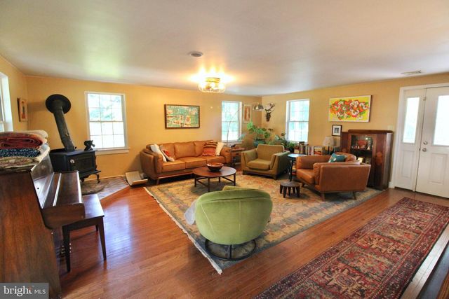 665 HEMPFIELD HILL RD, Columbia, PA 17512