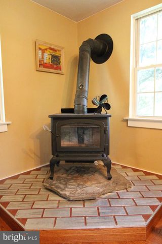 665 HEMPFIELD HILL RD, Columbia, PA 17512