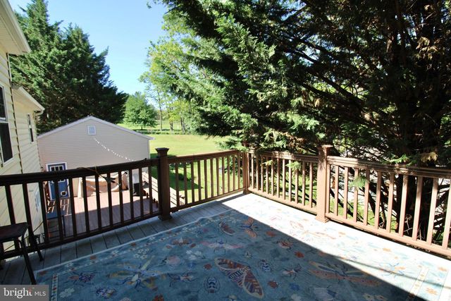 665 HEMPFIELD HILL RD, Columbia, PA 17512