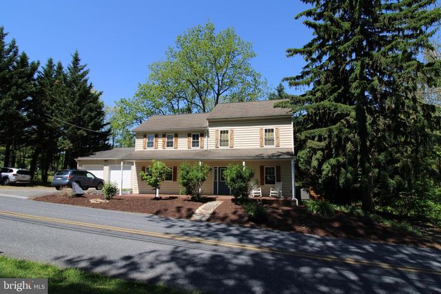 665 HEMPFIELD HILL RD, Columbia, PA 17512