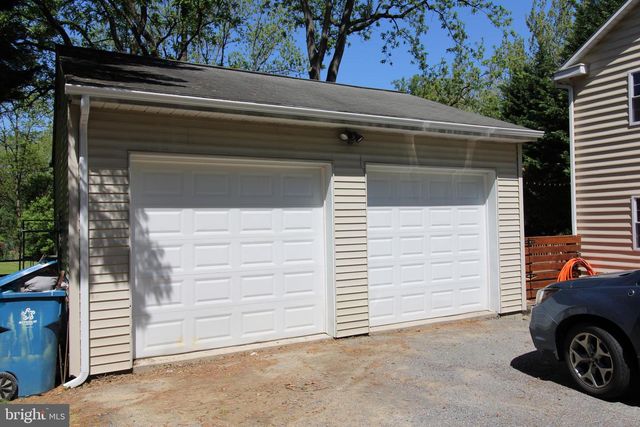 665 HEMPFIELD HILL RD, Columbia, PA 17512