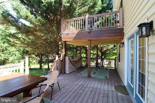 665 HEMPFIELD HILL RD, Columbia, PA 17512
