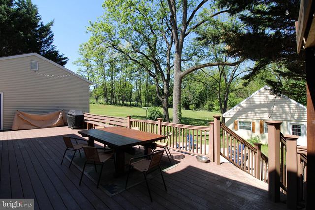 665 HEMPFIELD HILL RD, Columbia, PA 17512
