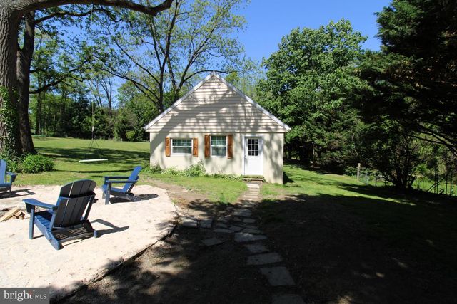 665 HEMPFIELD HILL RD, Columbia, PA 17512