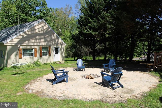 665 HEMPFIELD HILL RD, Columbia, PA 17512