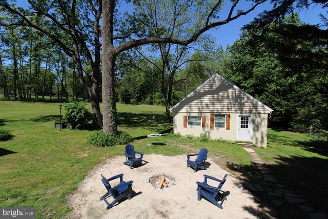 665 HEMPFIELD HILL RD, Columbia, PA 17512