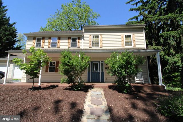 665 HEMPFIELD HILL RD, Columbia, PA 17512