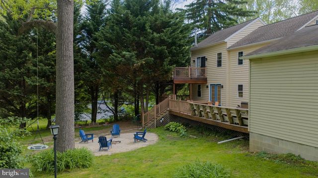 665 HEMPFIELD HILL RD, Columbia, PA 17512