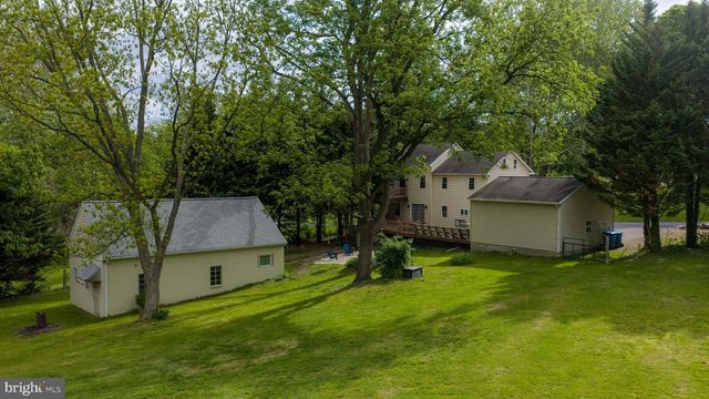 665 HEMPFIELD HILL RD, Columbia, PA 17512