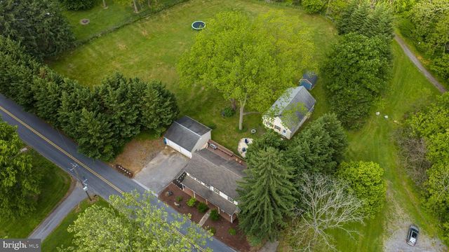 665 HEMPFIELD HILL RD, Columbia, PA 17512