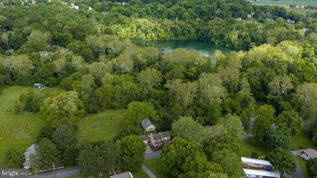 665 HEMPFIELD HILL RD, Columbia, PA 17512