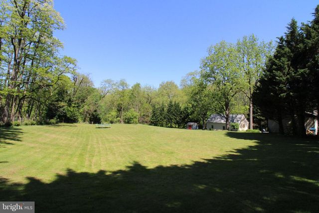665 HEMPFIELD HILL RD, Columbia, PA 17512