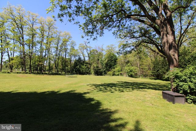 665 HEMPFIELD HILL RD, Columbia, PA 17512