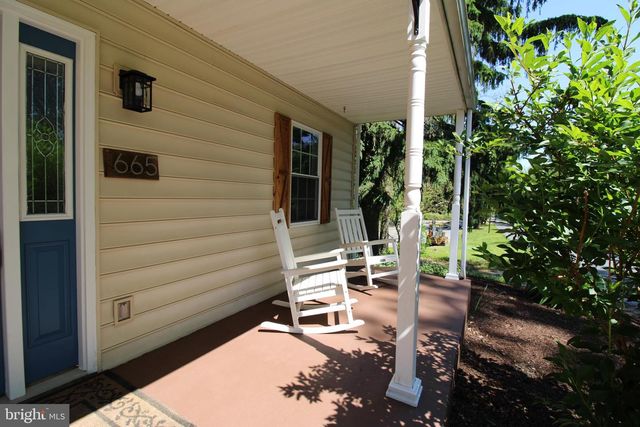 665 HEMPFIELD HILL RD, Columbia, PA 17512