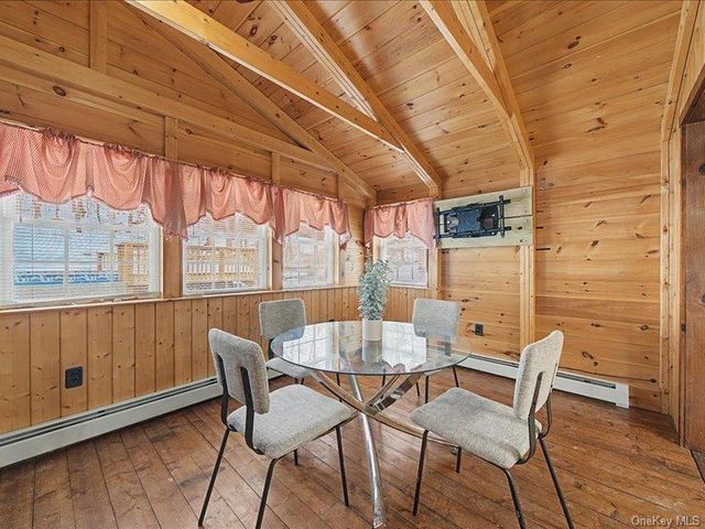 4 Debbie Court, Chester, NY 10918