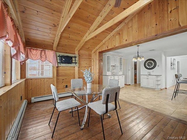 4 Debbie Court, Chester, NY 10918