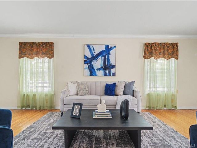 4 Debbie Court, Chester, NY 10918