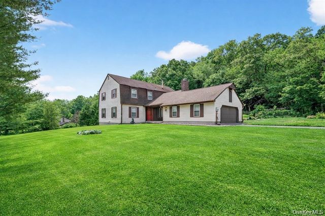 4 Debbie Court, Chester, NY 10918