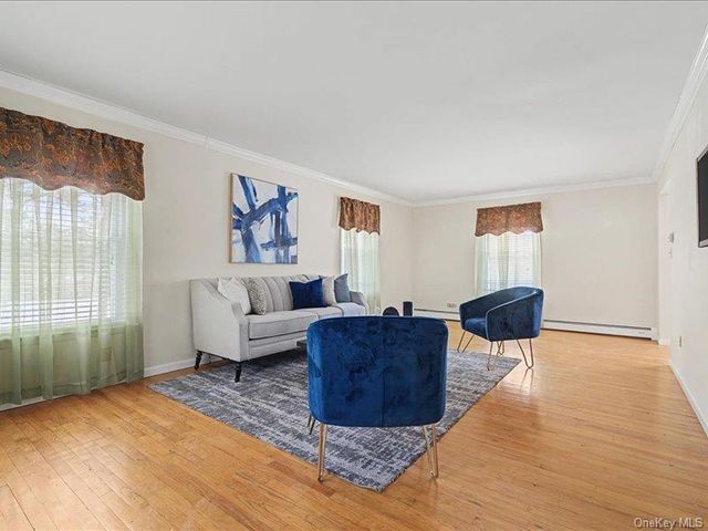 4 Debbie Court, Chester, NY 10918