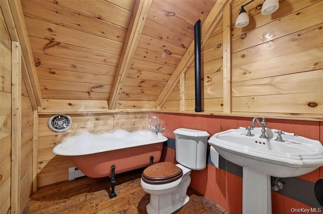 4 Debbie Court, Chester, NY 10918