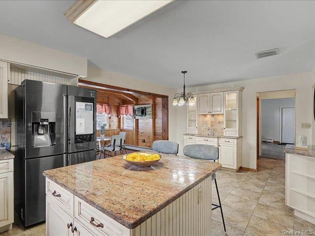 4 Debbie Court, Chester, NY 10918