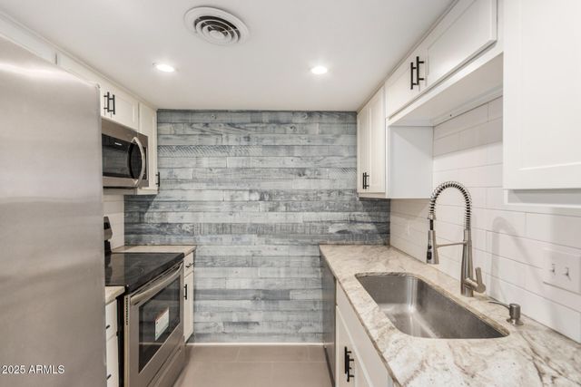 7126 N 19TH Avenue 169, Phoenix, AZ 85021