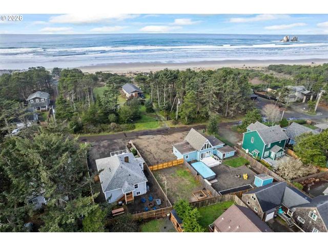 17855 OCEAN Blvd, Rockaway Beach, OR 97136