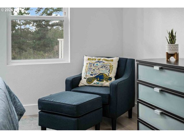 17855 OCEAN Blvd, Rockaway Beach, OR 97136