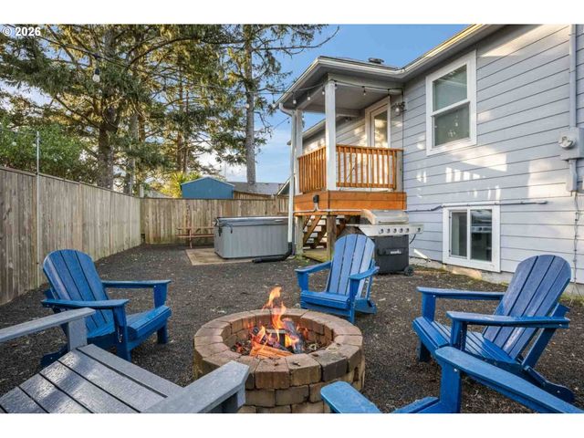 17855 OCEAN Blvd, Rockaway Beach, OR 97136