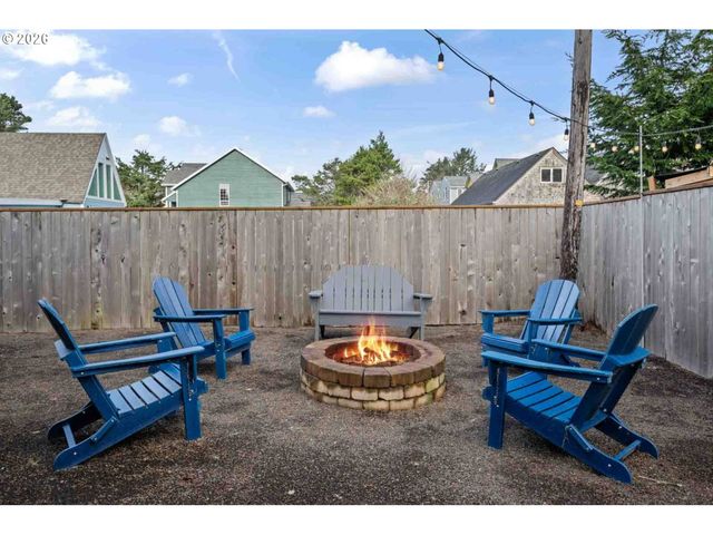 17855 OCEAN Blvd, Rockaway Beach, OR 97136