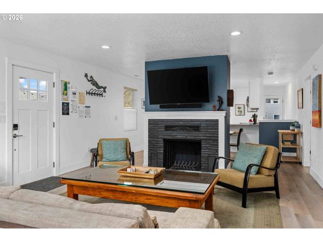 17855 OCEAN Blvd, Rockaway Beach, OR 97136