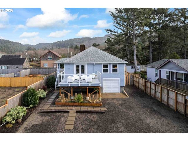 17855 OCEAN Blvd, Rockaway Beach, OR 97136
