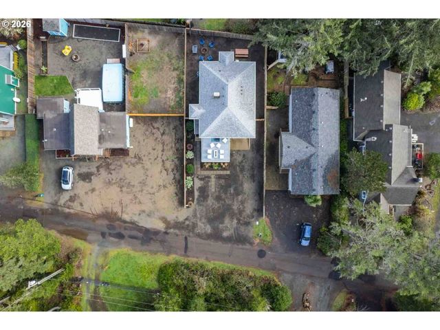 17855 OCEAN Blvd, Rockaway Beach, OR 97136