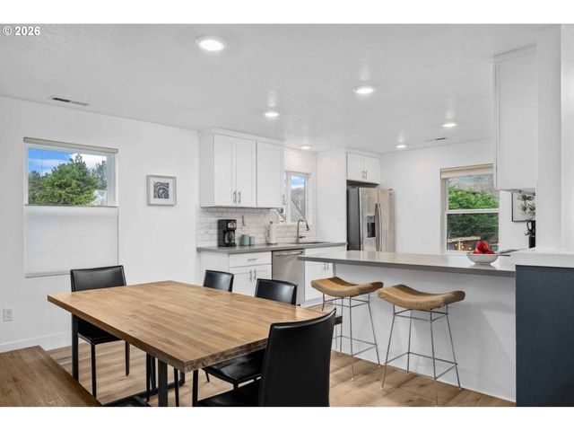 17855 OCEAN Blvd, Rockaway Beach, OR 97136