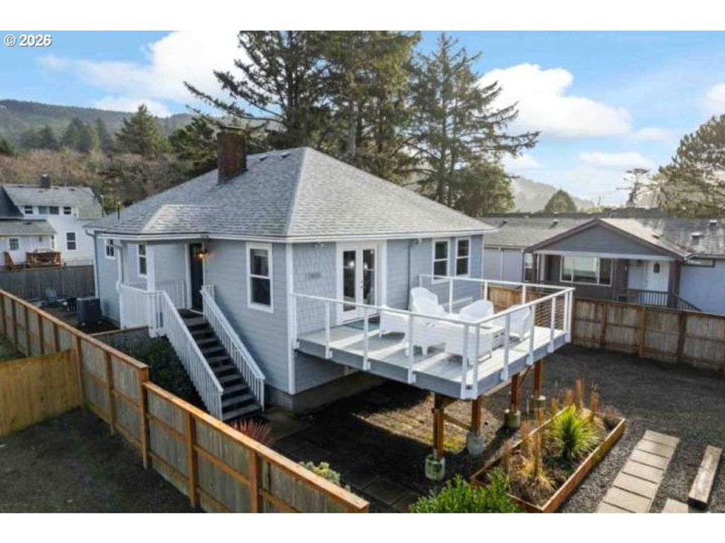 17855 OCEAN Blvd, Rockaway Beach, OR 97136
