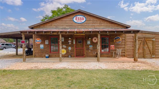 725 Amber Lakes Court, Social Circle, GA 30025