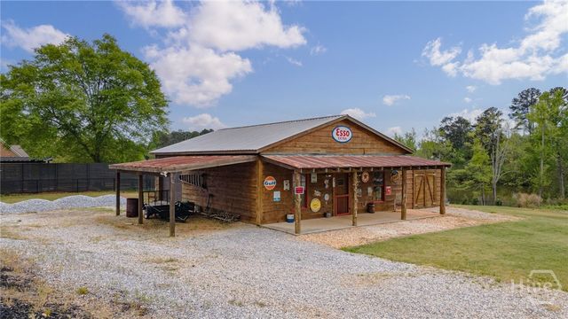 725 Amber Lakes Court, Social Circle, GA 30025