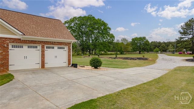 725 Amber Lakes Court, Social Circle, GA 30025
