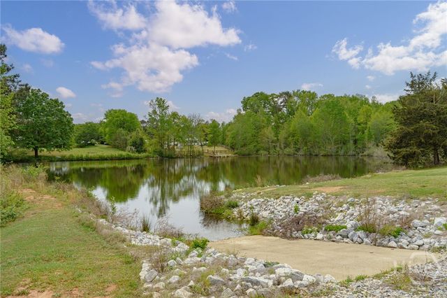 725 Amber Lakes Court, Social Circle, GA 30025